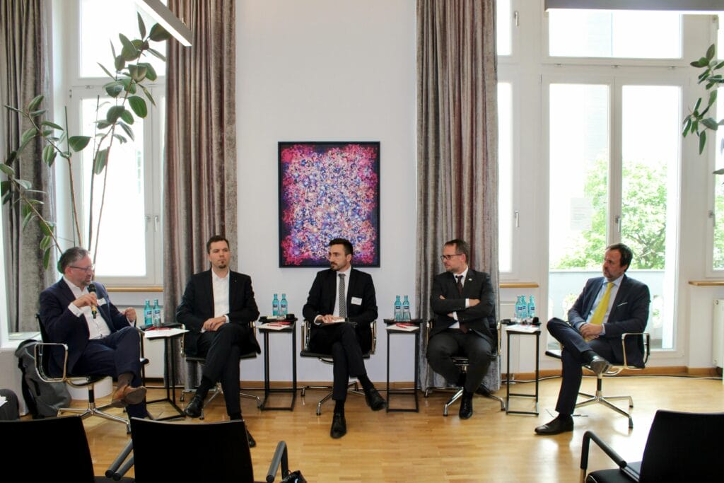 Heiko Kretschmer im Gespräch mit Stefan Kägebein, Phillip Lang, Oliver Gierlichs und Dr. Florian Otto
